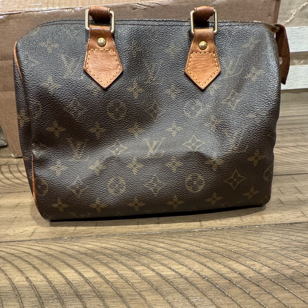 Louis Vuitton Speedy 25 Monogram